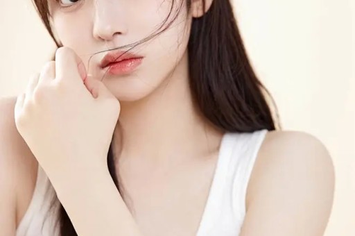 鹿晗被曝私生活混乱《吃瓜族》惊呼交友不慎！